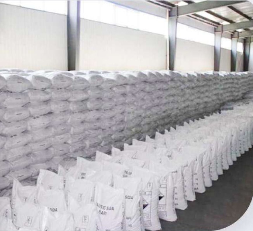 Caustic Soda Flakes photo